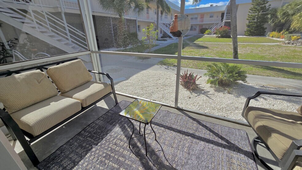 Building Photo - 400 Base Ave E