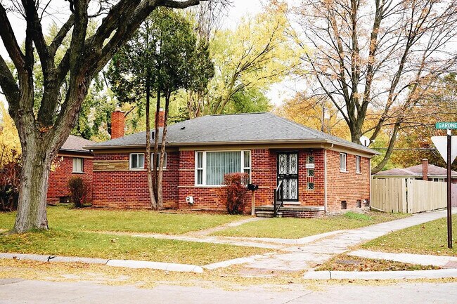 Building Photo - 22000 Gardner St