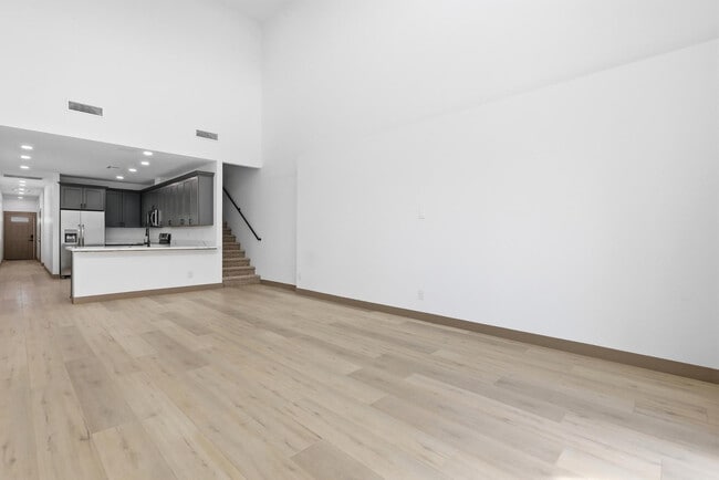 Building Photo - 2809 W Trumbull Rd