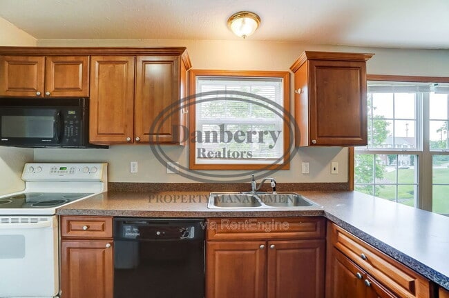 Building Photo - 1103 N Byrne Rd