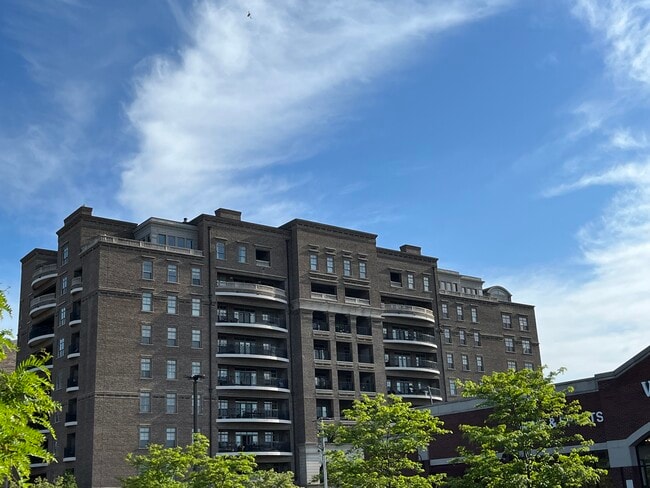 Building Photo - 151 W Wing St