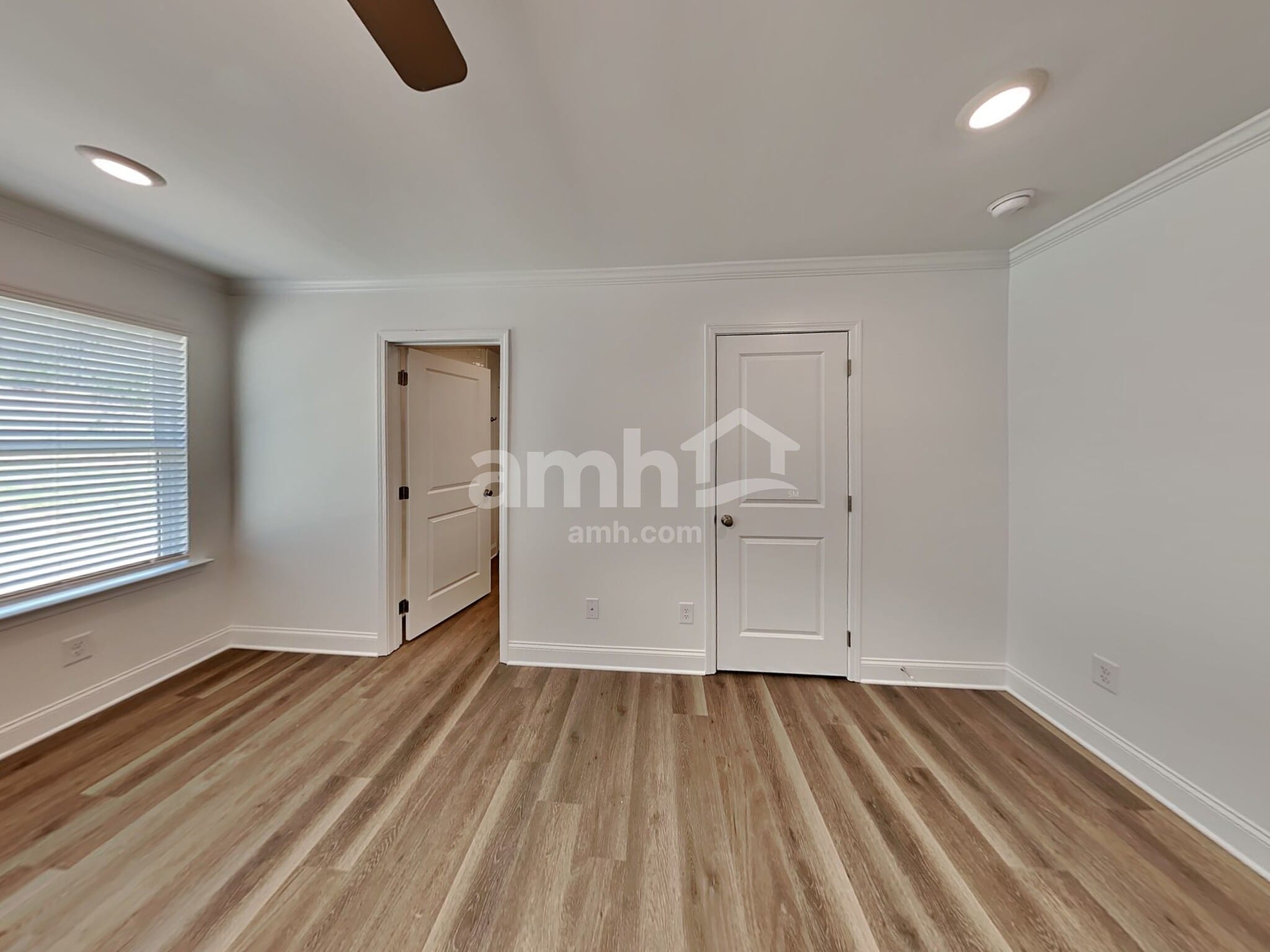 Building Photo - 1035 Highland Walk