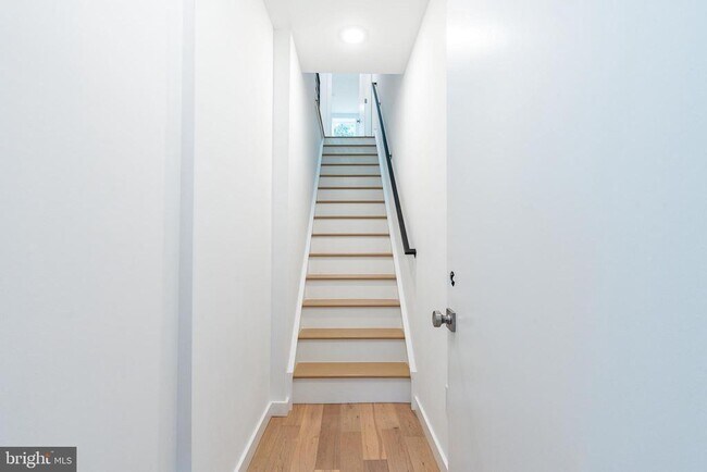 Building Photo - 507 W Dauphin St
