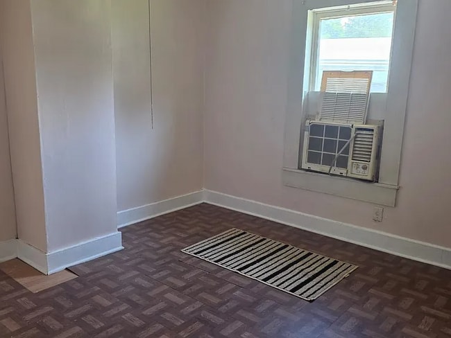 Building Photo - 415 N Eclipse St