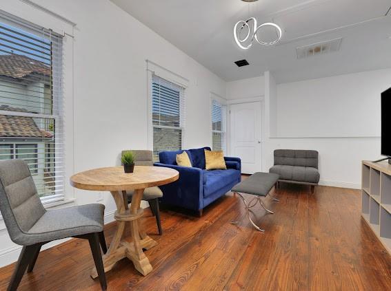 Building Photo - 1408 W 23rd St