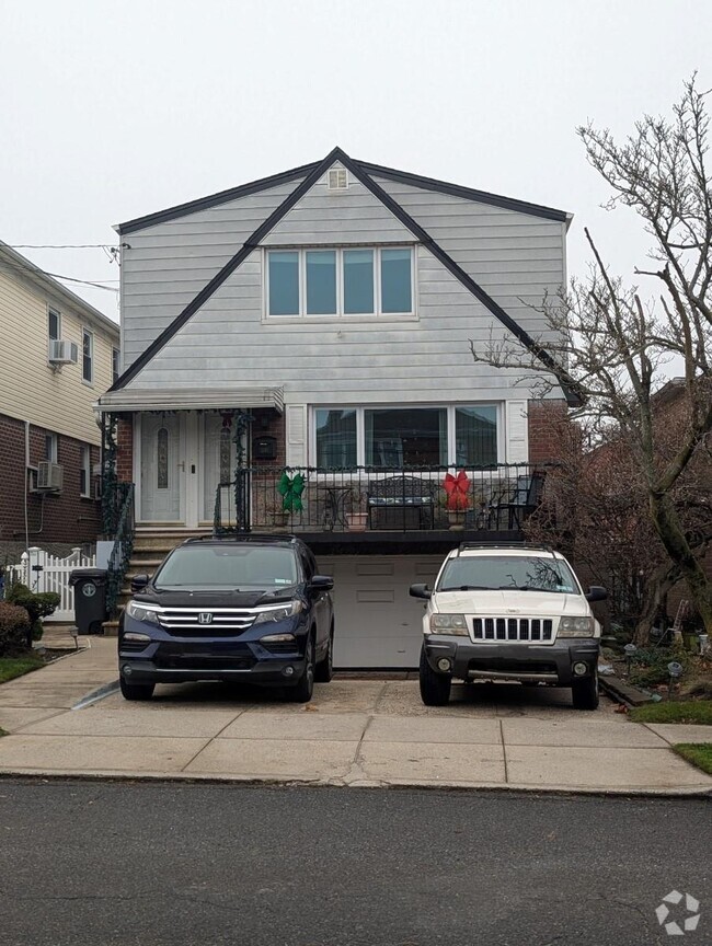 Building Photo - 11-10 129th St