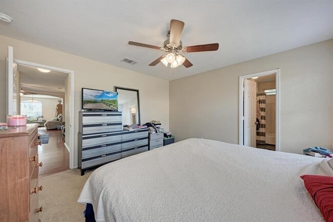 Building Photo - 921 Dexter Dr