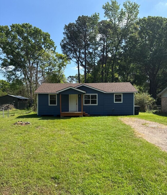 Building Photo - Near Cargill Park!