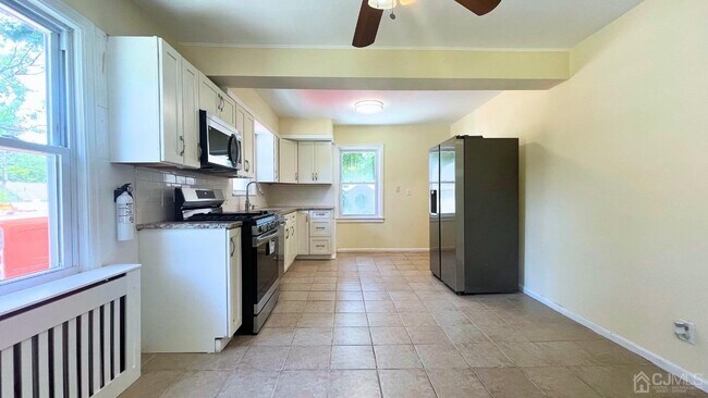 Building Photo - 408 Ryders Ln