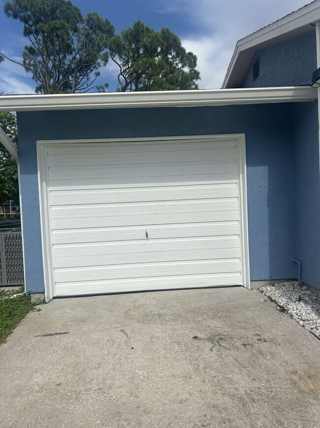 Building Photo - 7554 Kavanda St