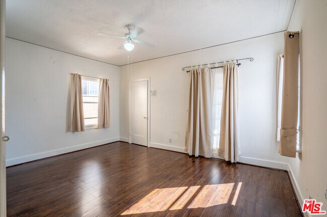 Building Photo - 162 S Berendo St