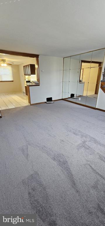 Building Photo - 435 N Springfield Rd