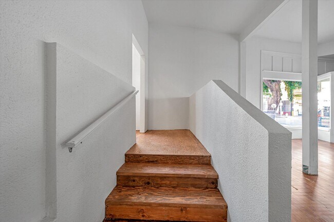 Building Photo - Chenery Street Property