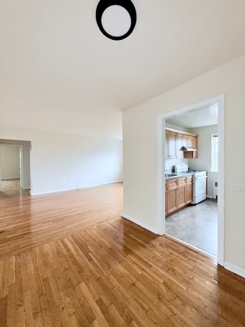 Building Photo - 403 Park Ave