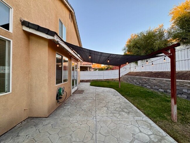 Building Photo - Beautiful 4 Bedroom Murrieta Home with Sol...