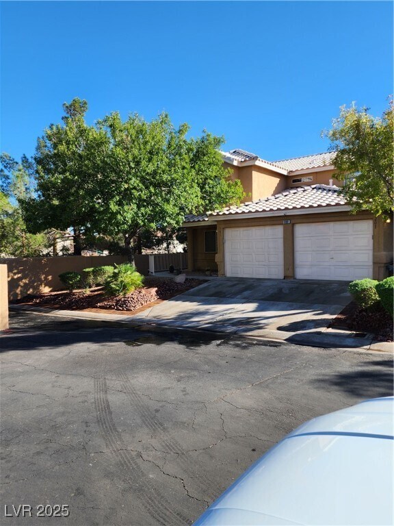Primary Photo - 8001 Cetus Cir