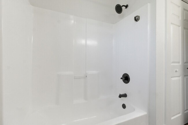 Building Photo - 17 Timberwood Ct