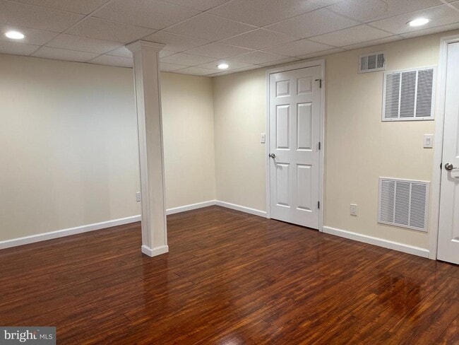 Building Photo - 80 Sayre Dr