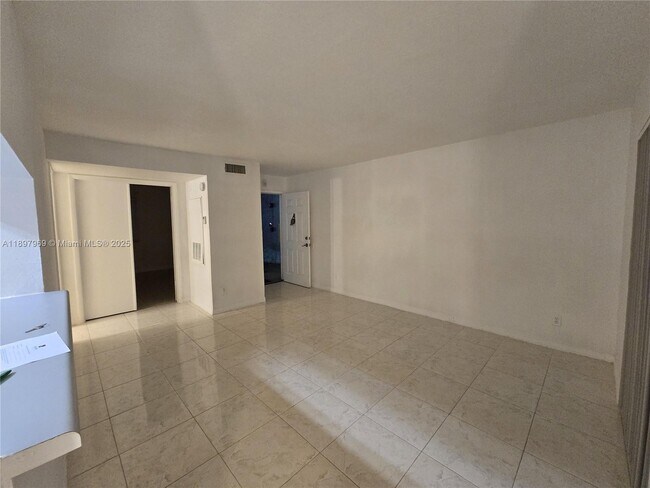 Building Photo - 4040 NW 87th Ave