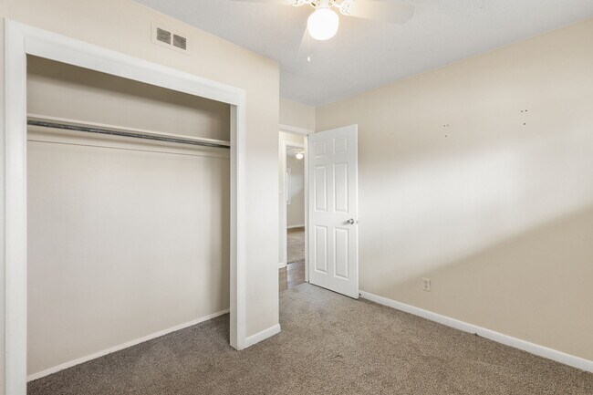 Building Photo - 2204 Cooper Ave