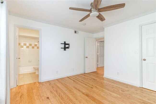 Building Photo - 3005 Seven Pines Ln