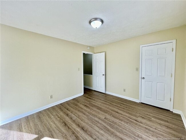 Building Photo - 5854 Aftonshire Dr