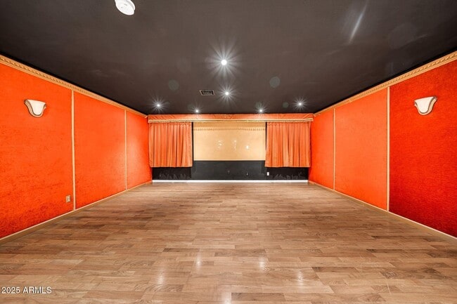 Building Photo - 5044 E Paradise Ln