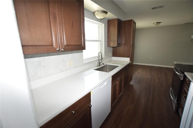 Building Photo - 4840 Grovemont Pl