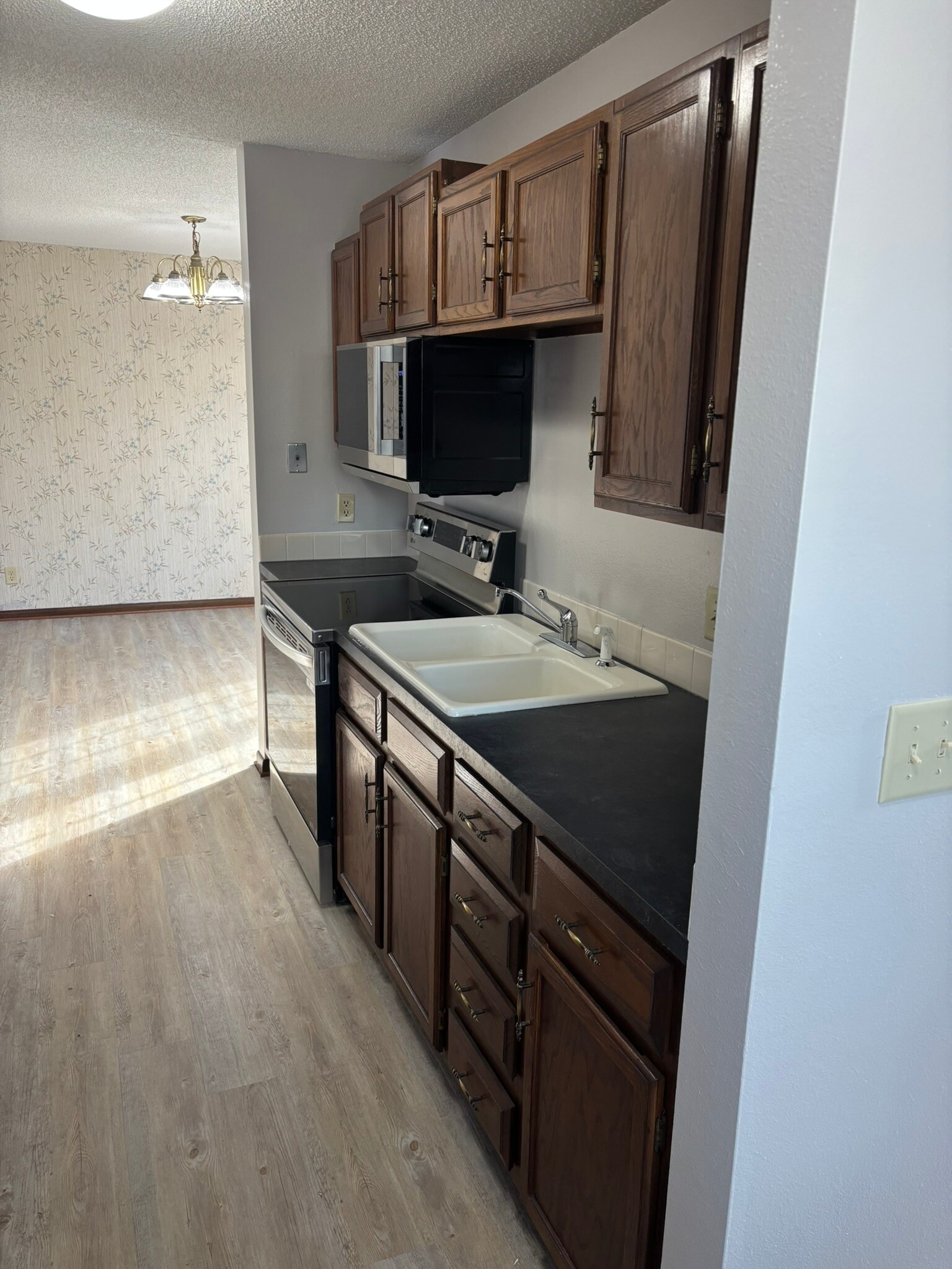 Building Photo - 5277 NW Torgerson Dr