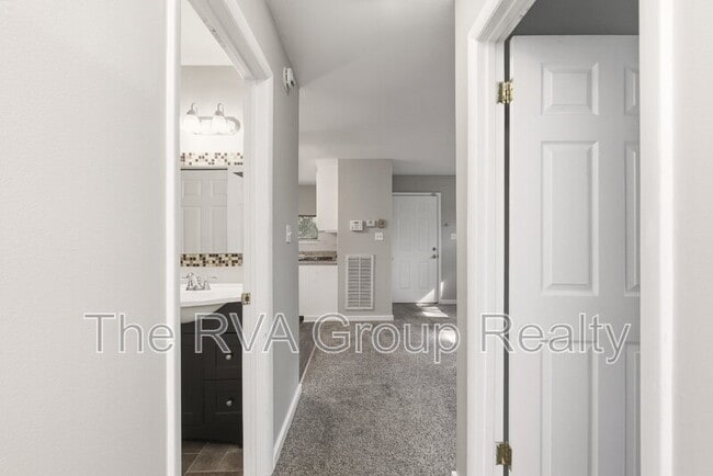 Building Photo - 3008 Duck River Ct