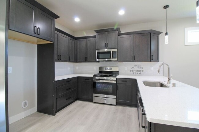 Building Photo - 735 Rio Vista Loop