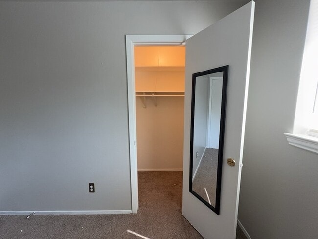 Building Photo - 603 Shelmar Dr