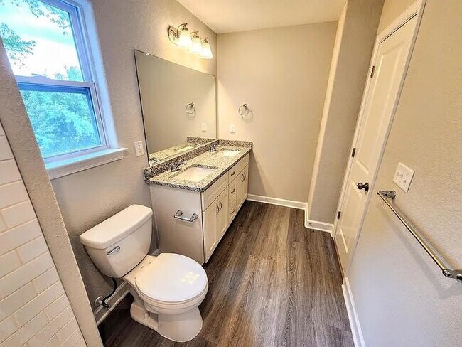 Building Photo - RENOVATED 4 BEDROOM/3 BATH IN NORFOLK! READY FOR RENT!!