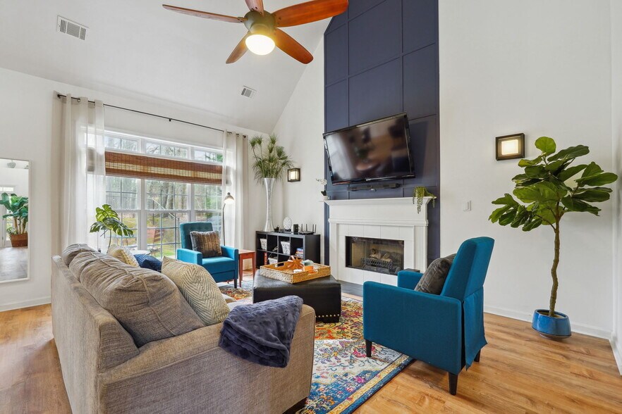 Building Photo - 135 Farr Lake Dr