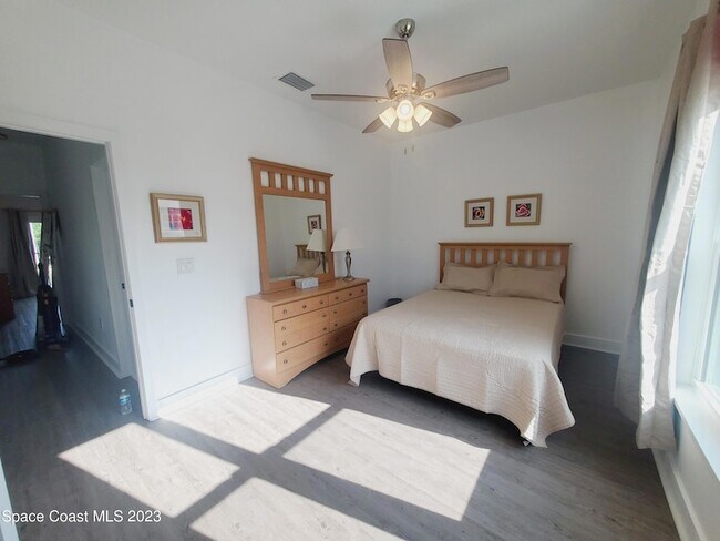 Building Photo - 933 Paddleboard Ct