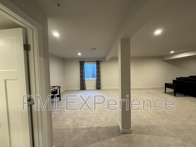 Building Photo - 2609 Skeeter Ct