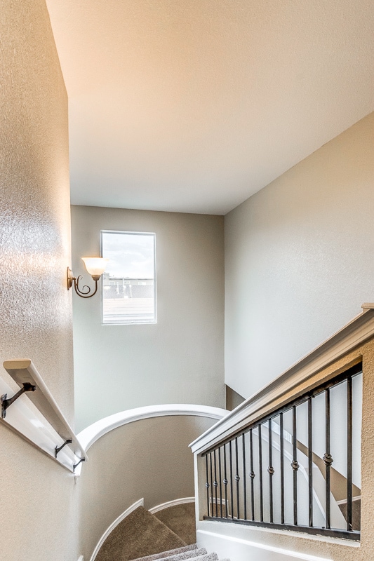 Building Photo - Gorgeous 4 Bedroom Home In Horizon with Refrigerated Air!