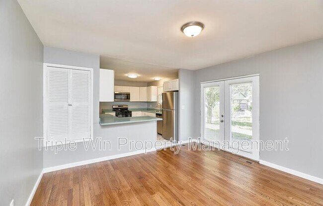 Building Photo - 1405 Willowbrook Dr