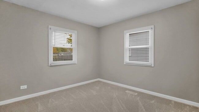 Building Photo - 4 bedroom 1 bath