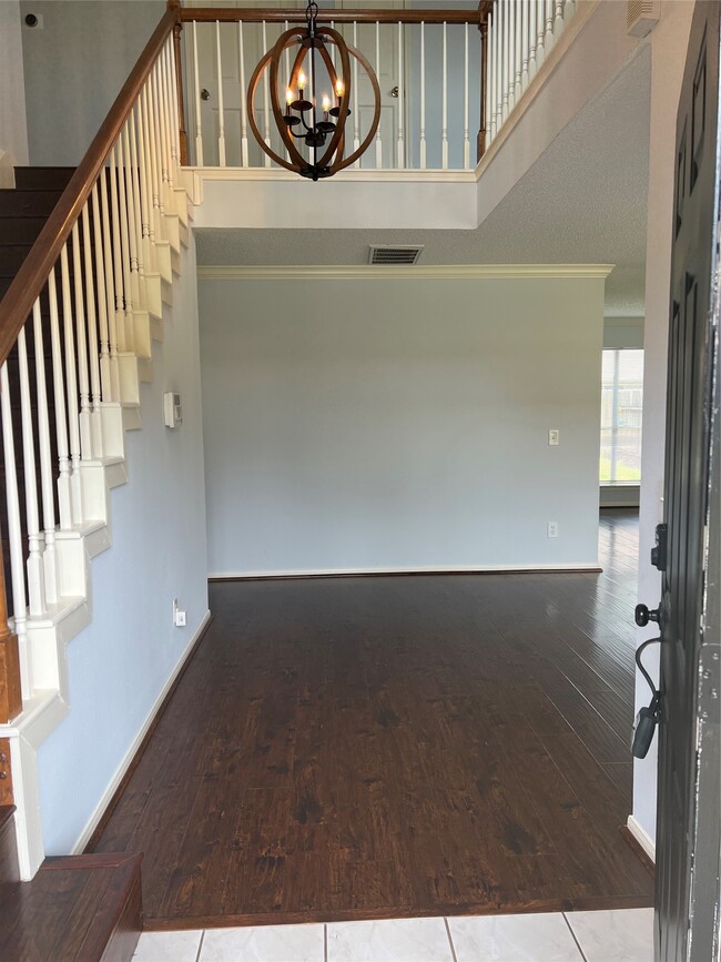 Building Photo - 10018 Storm Meadow Dr