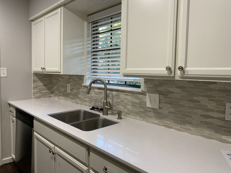 Building Photo - 6408 Belair Dr