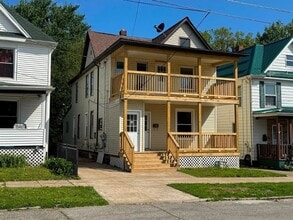 Building Photo - Lower newly remodeled 3 bedroom unit