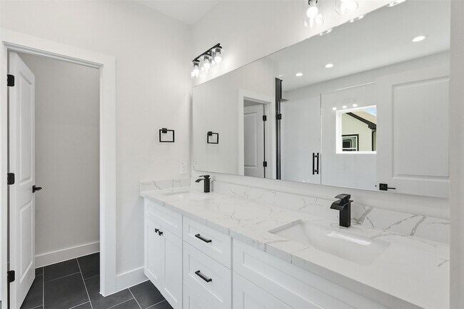 Building Photo - 9403 F Hammerly Boulevard Unit G