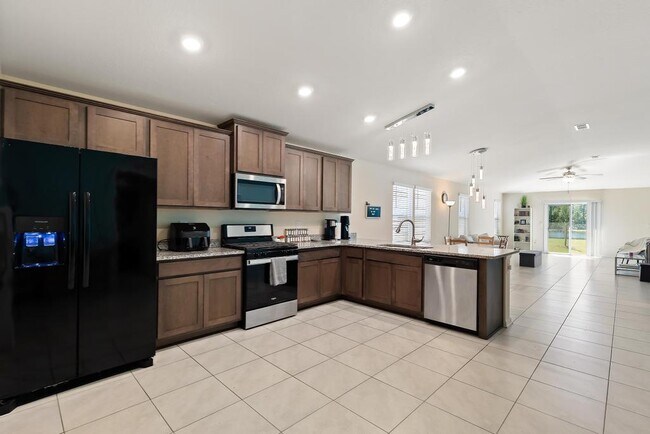 Building Photo - 86186 Mainline Rd