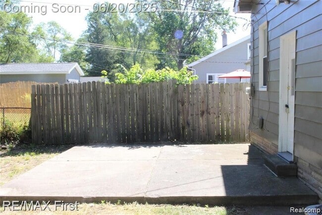 Building Photo - 1546 W Marshall St