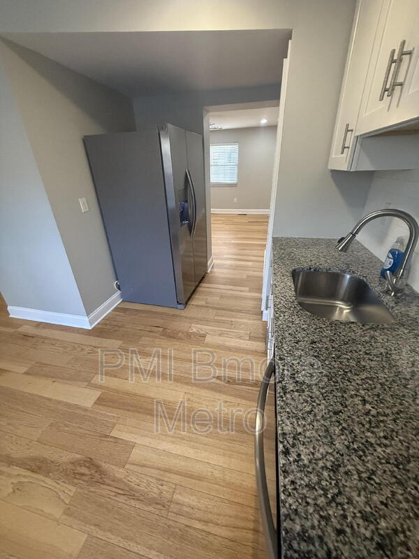 Building Photo - 5 Bohn Ct