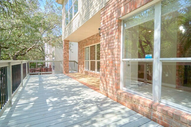 Building Photo - Mission Ridge beauty-4 bedroom 3 1/2 bath-...