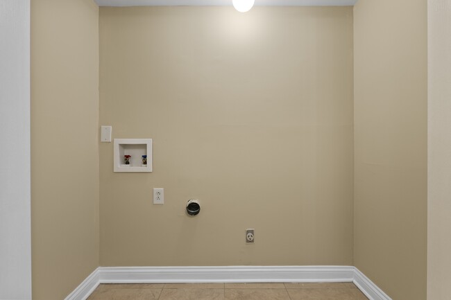 Building Photo - 149 Regency Point Path