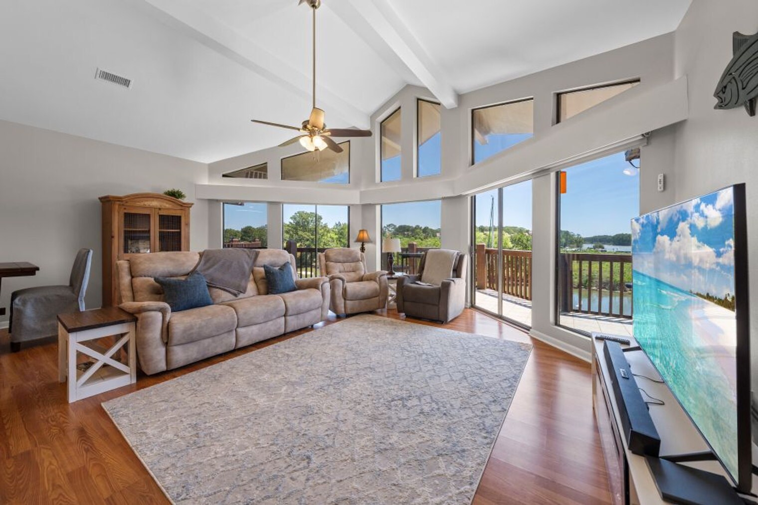 Building Photo - 3806 Spinnaker Dr