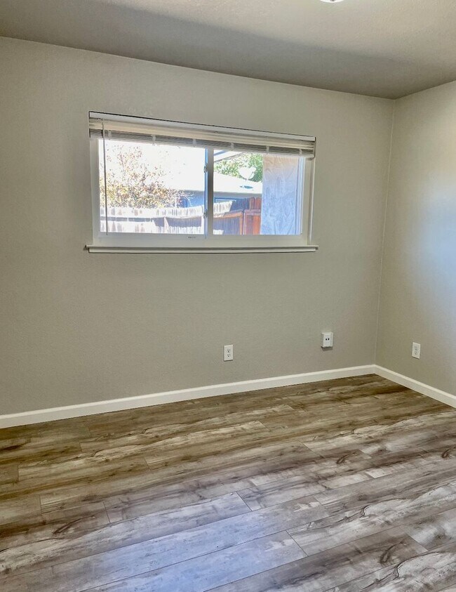 Building Photo - LINCOLNVIL9849